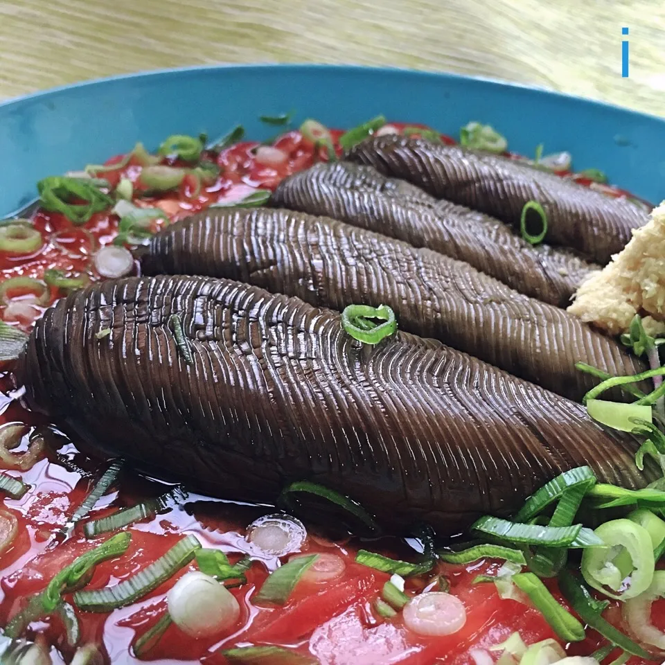 Snapdishの料理写真:咲きちゃんの料理 鰹薫る冷やし茄子🍆  【Cooked eggplant in bonito and soy sauce】|izoomさん