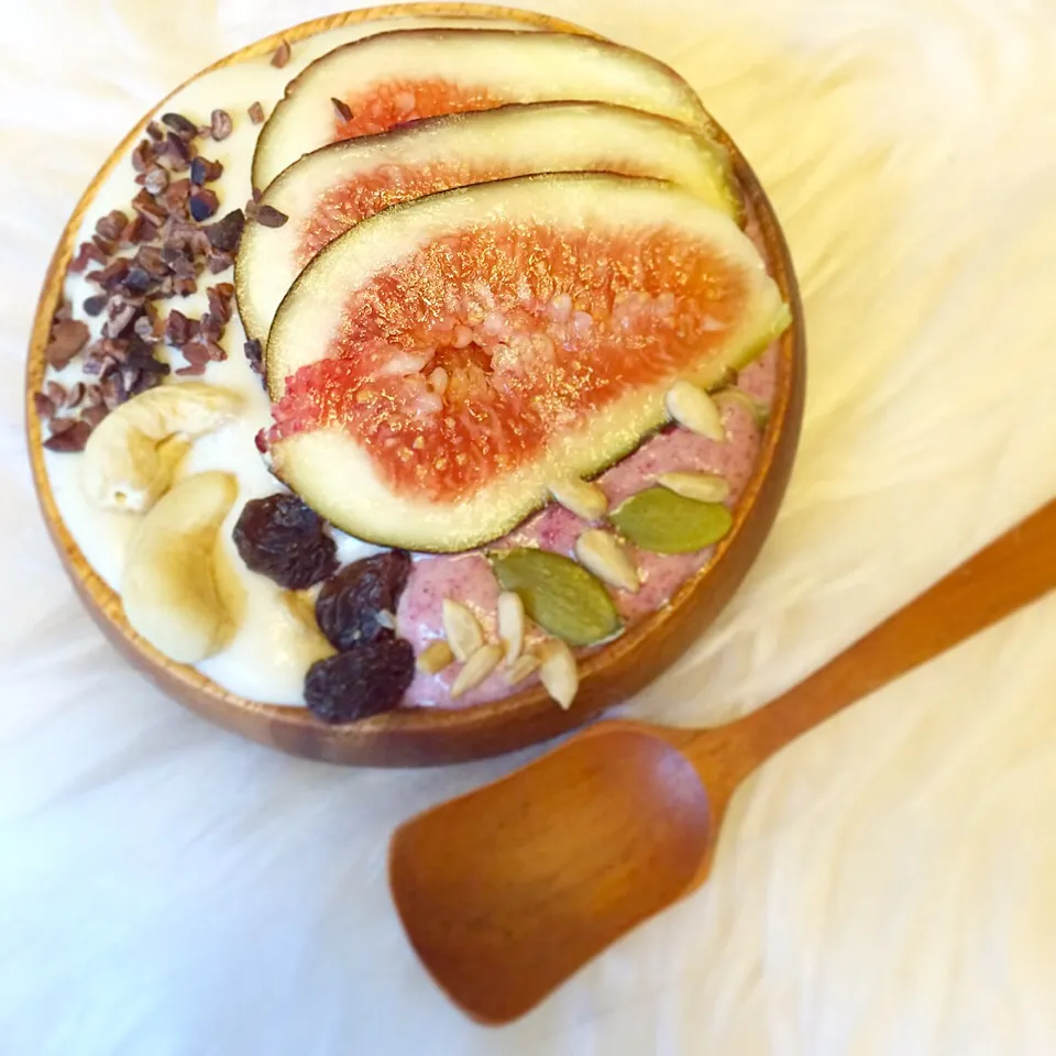 Homemade vegan banana ice cream bowl🌿💗🌺😆😊🌞|Kikoさん