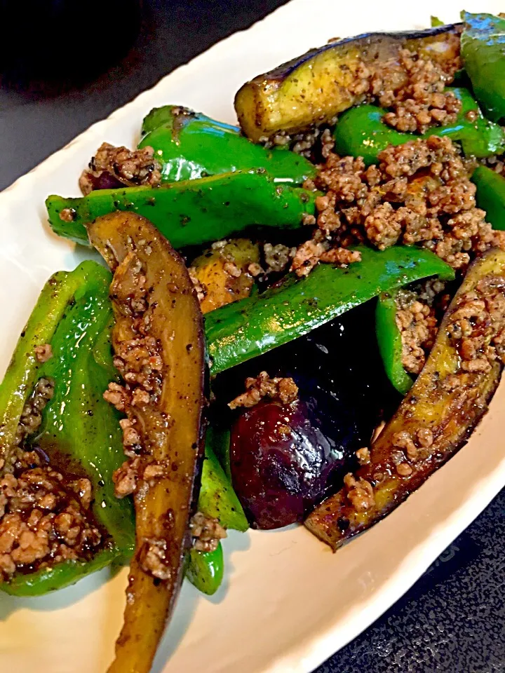 茄子とピーマンの黒胡麻坦々炒め|きのみんさん