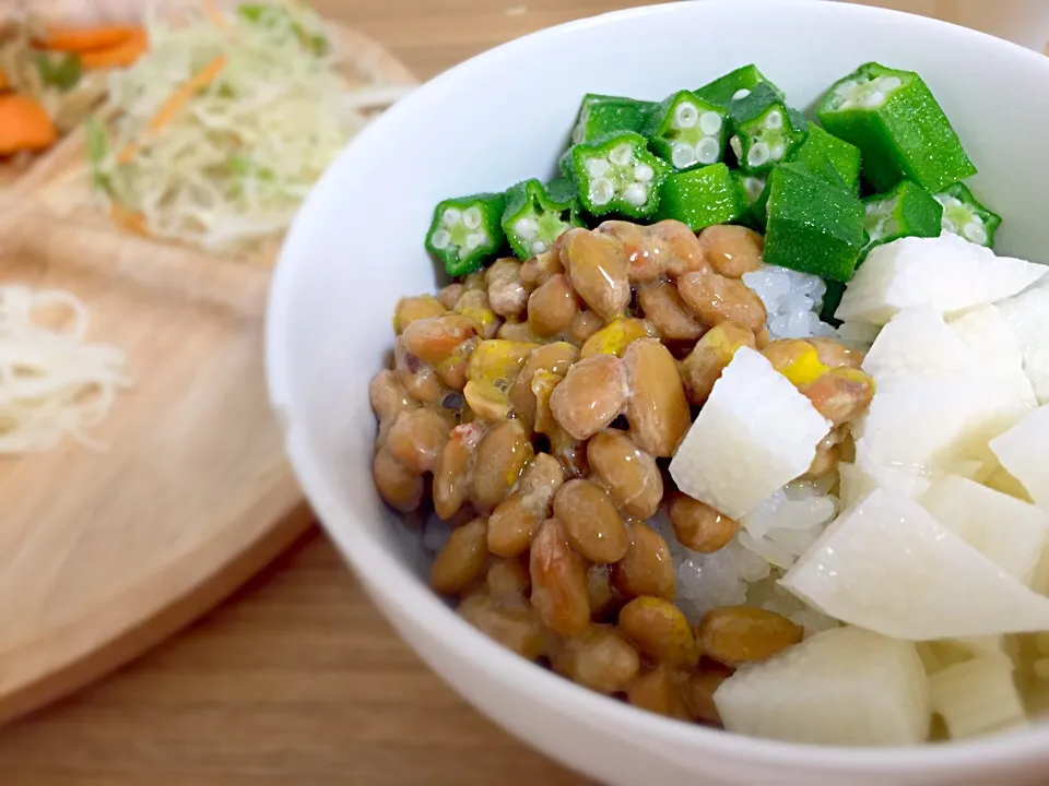 ねばねば3色丼 💕|はむたろうさん