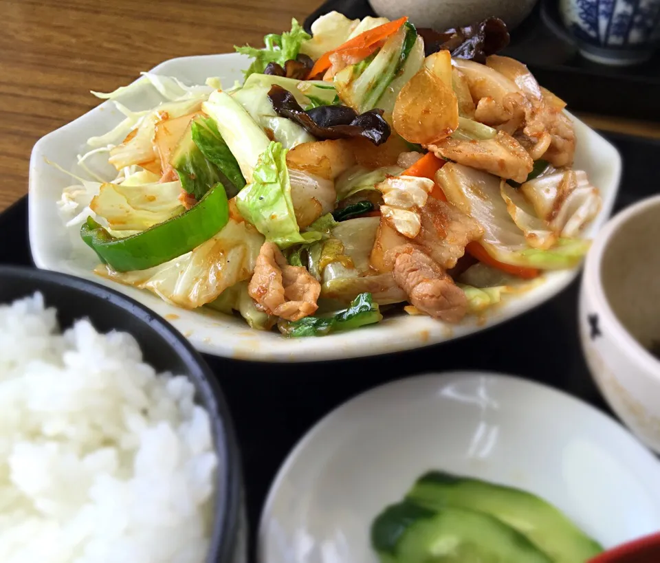 昼ごはん 肉（野菜）いため定食|ぽんたさん