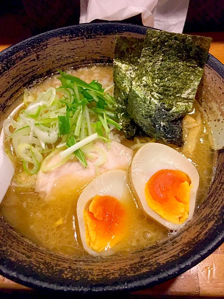 武一の濃厚鶏骨醤油そば@新橋|Yasuhiro Koikeさん