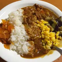 Snapdishの料理写真:夏野菜のっけカレー|ヨシベェさん