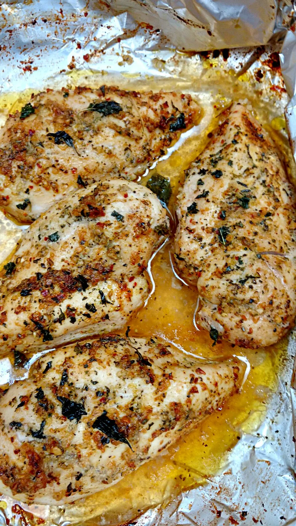 homemade roasted chicken breast with herb and garlic|paulaさん