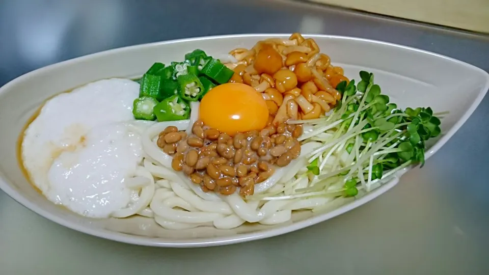 ねばねば冷やしぶっかけうどん|おむすびさん