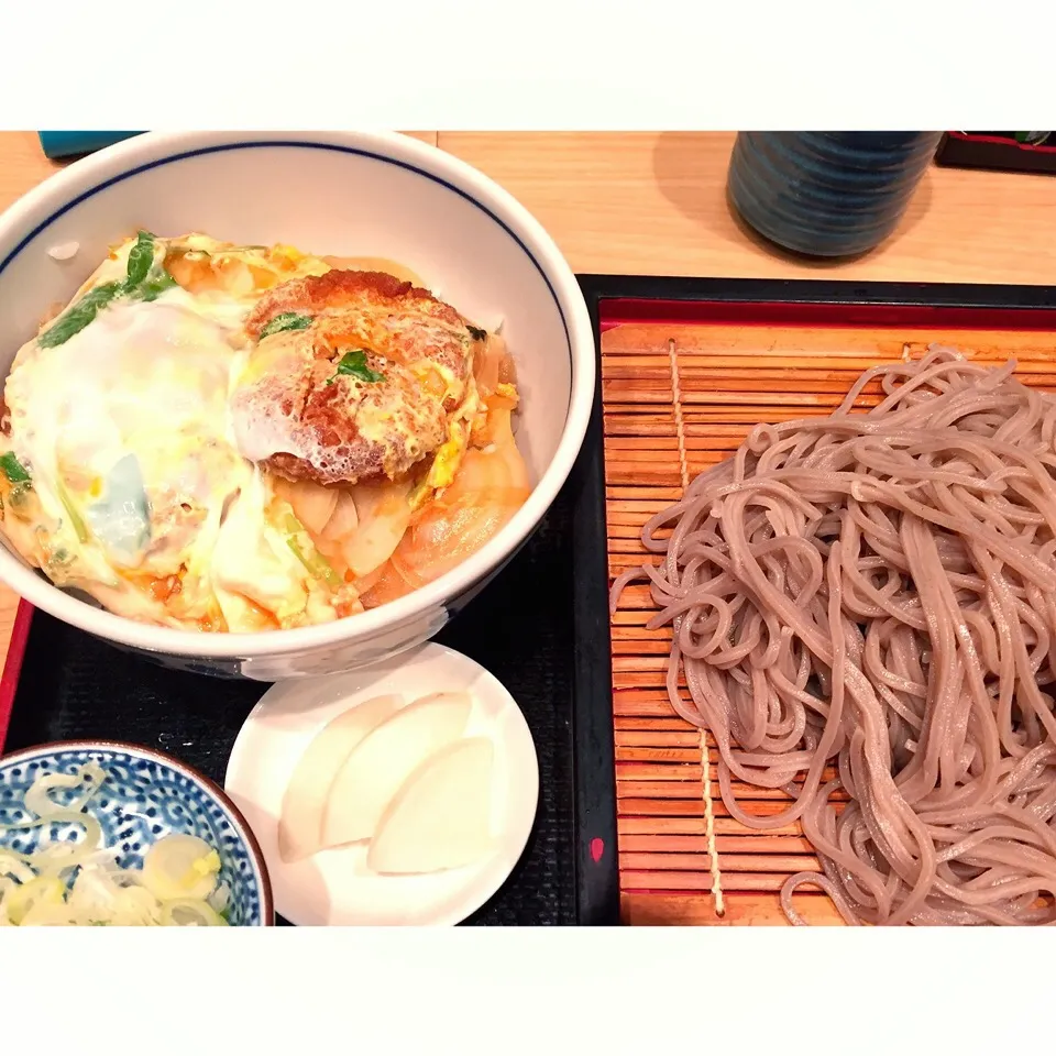 ヒレかつ玉子とじ丼とセイロそばセット|meishiさん