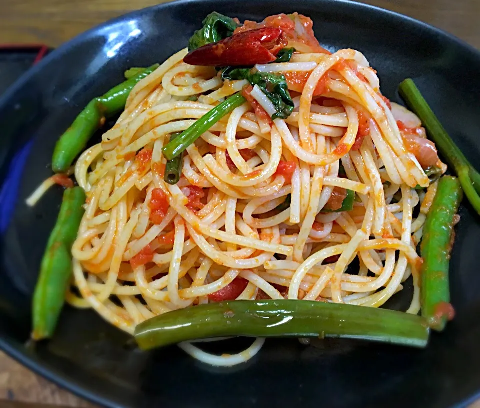 昼ごはん  空心菜とインゲンのスパゲティ 自家製トマトソース|ぽんたさん