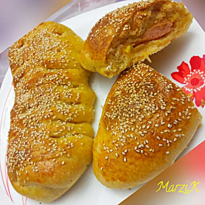 Snapdishの料理写真:Sausage and cheese strudel dough magical😋😋|Marzi❤❤さん