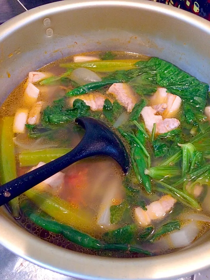 Sinigang na Baboy / sour pork soup|Michelle Takeishiさん