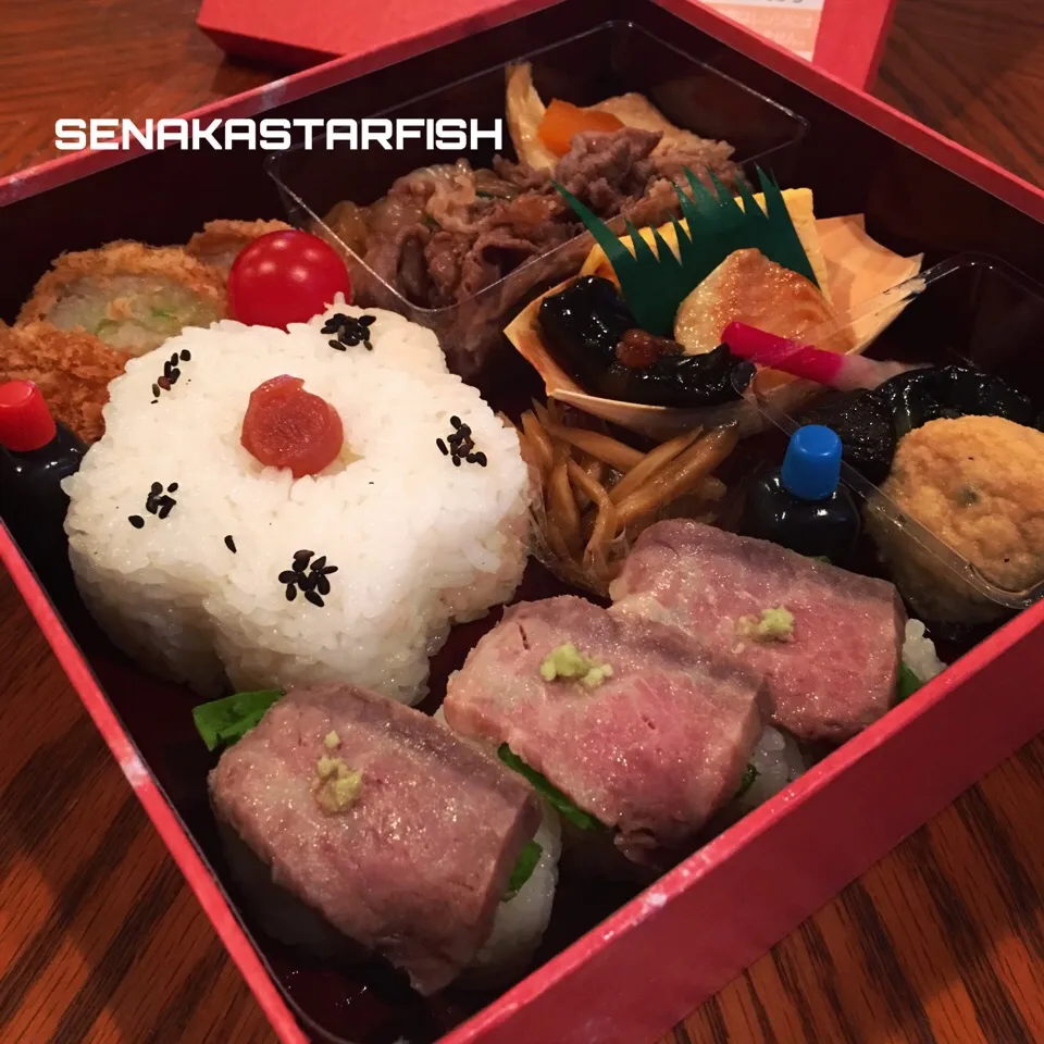 Snapdishの料理写真:今半のお弁当 蔓|愛さん