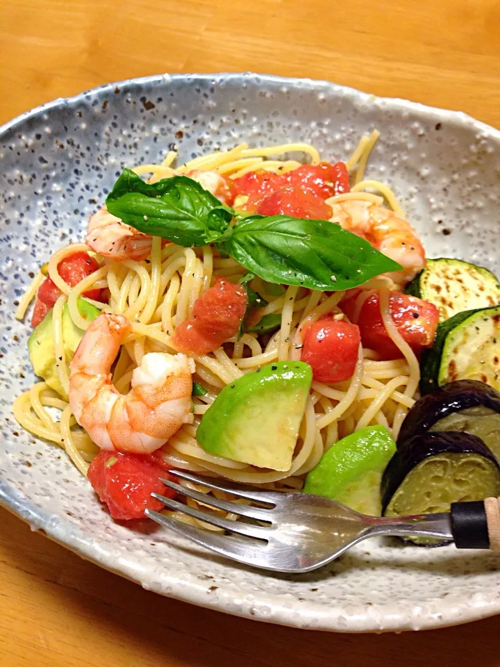 昆布茶とオリーブオイルで簡単❗️ 冷たいトマト🍅からの冷製パスタ🍝|Yu Yu mamaさん