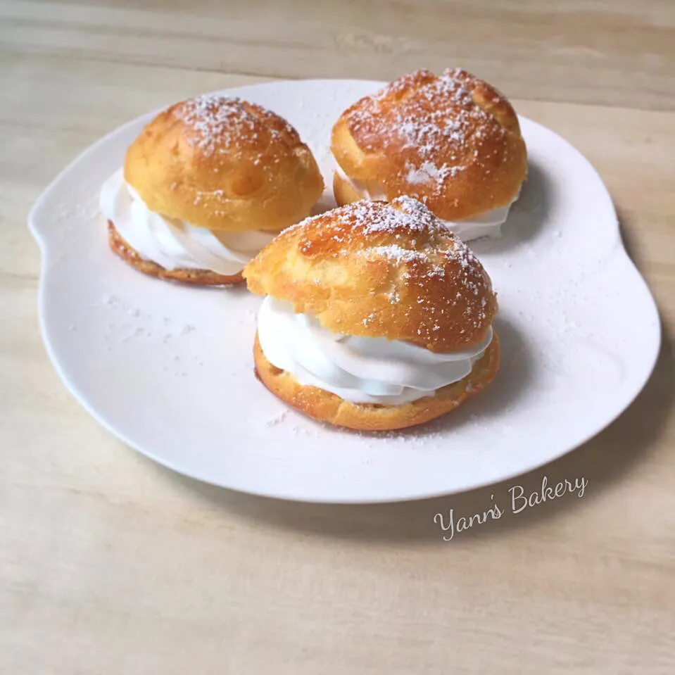 Homemade Cream Puff.
自家製のシュークリーム|Yannさん