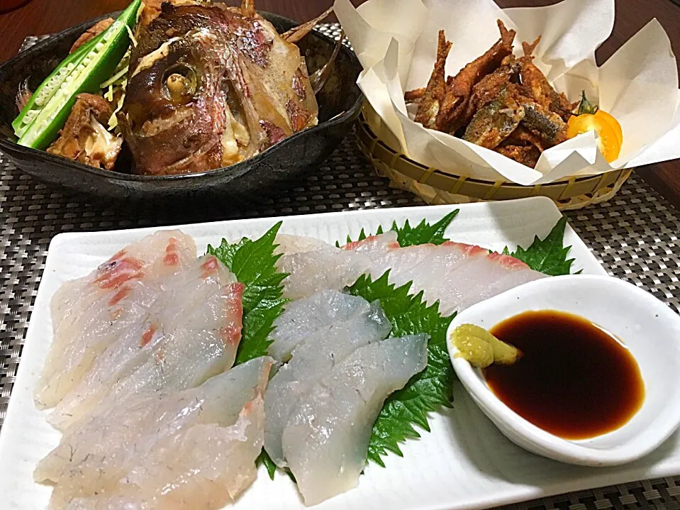 釣り後の晩御飯♫
鯛の刺身
あら炊き
小イワシと小アジの唐揚げ^_^|みっきーさん