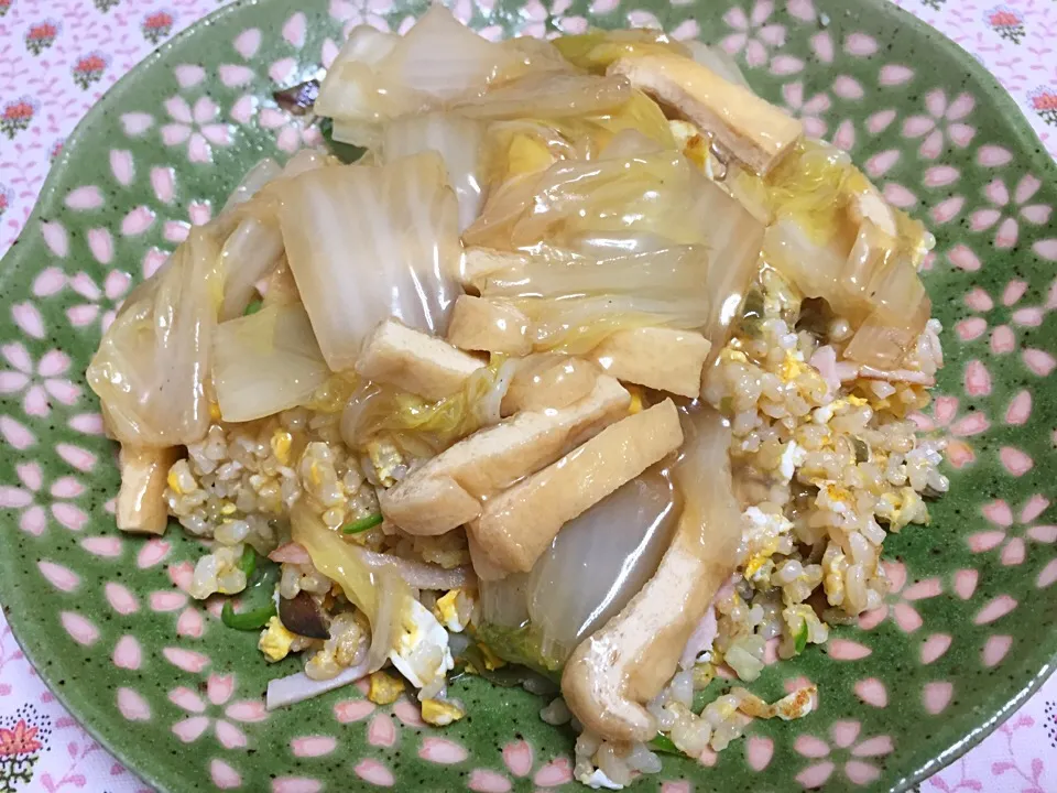 玄米あんかけチャーハン、白菜と油揚げのあんを玄米チャーハンにかけていただきました。|Isimura Hidekiさん