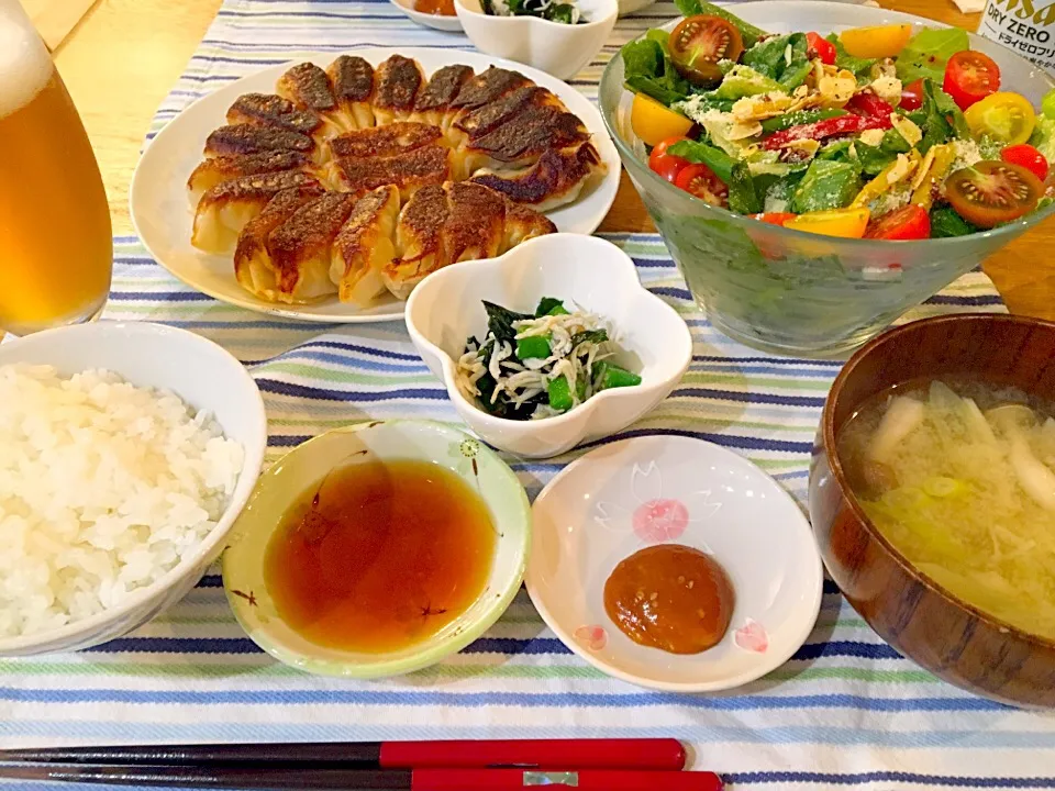 ＊せみ餃子
＊ロメインレタスのシーザーサラダ
＊オクラとワカメとしらすのおひたし
＊しめじとえのきと白ネギの味噌汁|モケモケさん