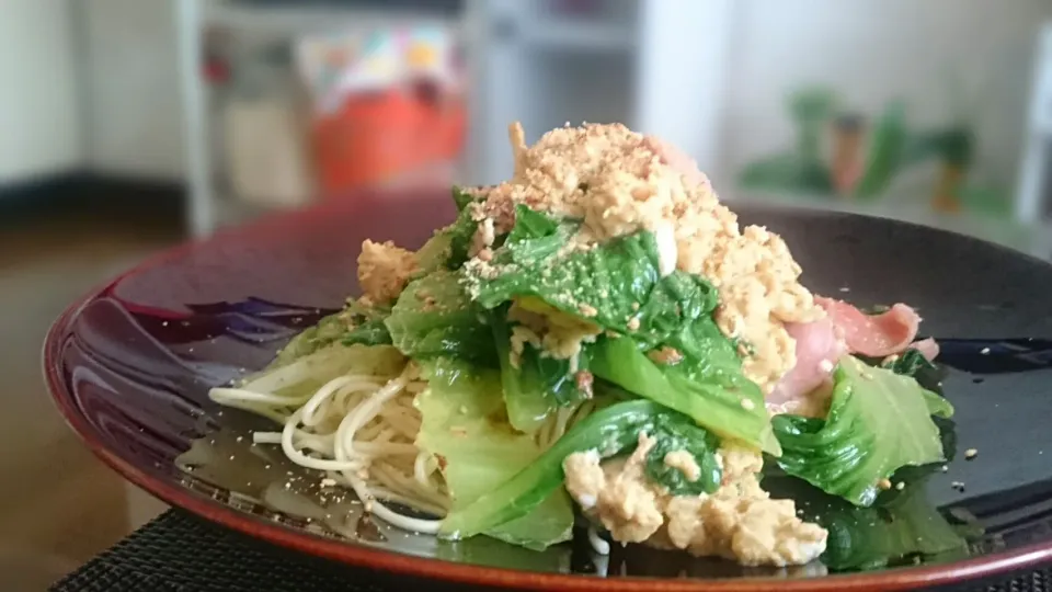 Snapdishの料理写真:レタスチャンプル 冷麺のせ|ゆみさん