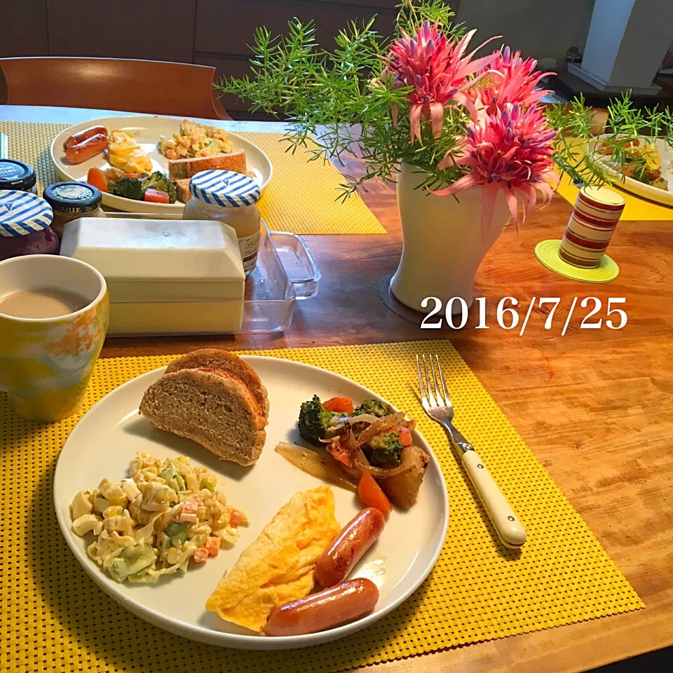 Snapdishの料理写真:朝ごはん 2016・7・25|ローゼルさん