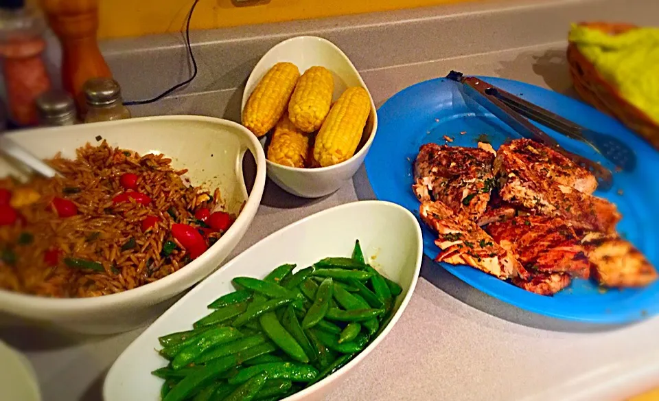 Fresh salmon on the bbq with corn, snow peas and caprese pasta salad! #summertime #freshlakesalmon|Liesel Ryanさん