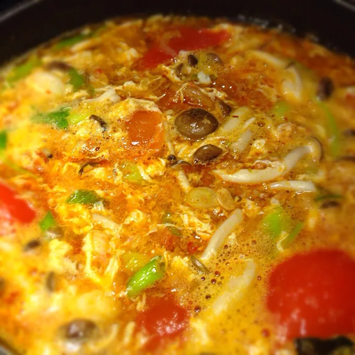 Snapdishの料理写真:Tomatoes Eggs dropped Soup|Allissa Zhaoさん