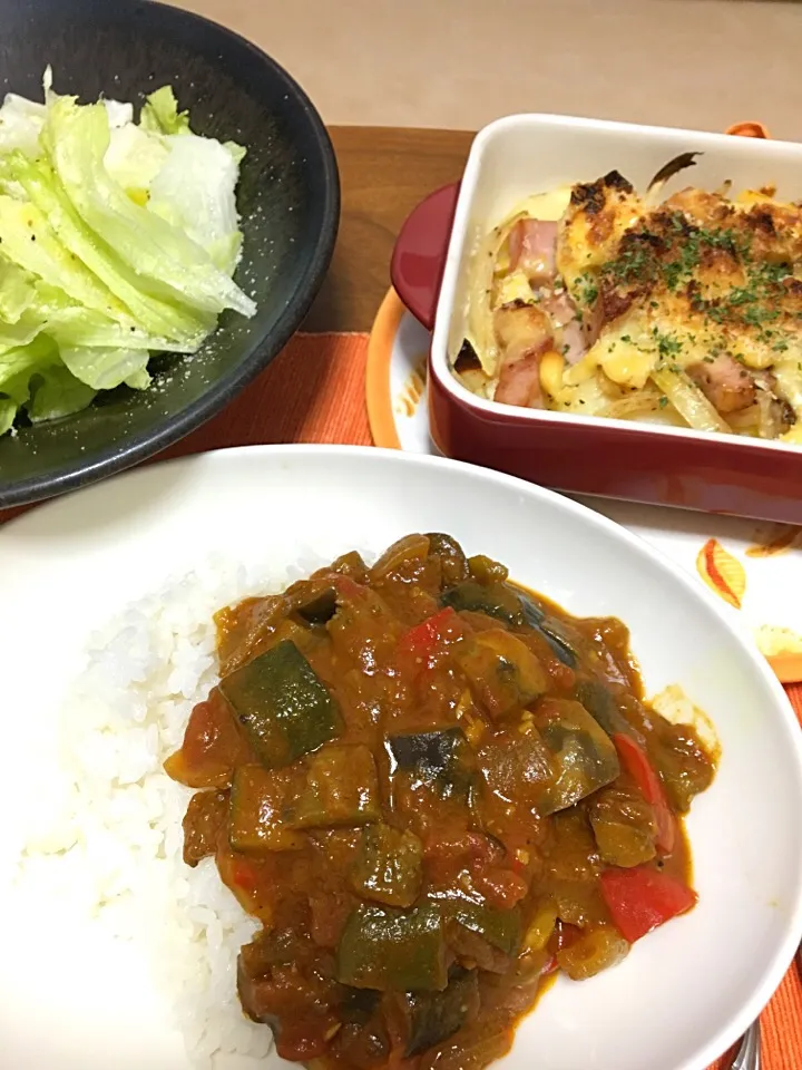 夏野菜カレーとハムとじゃがいものチーズパン粉焼き|あきらさん