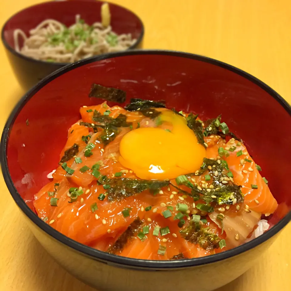 サーモンユッケ丼|しゅんすけさん