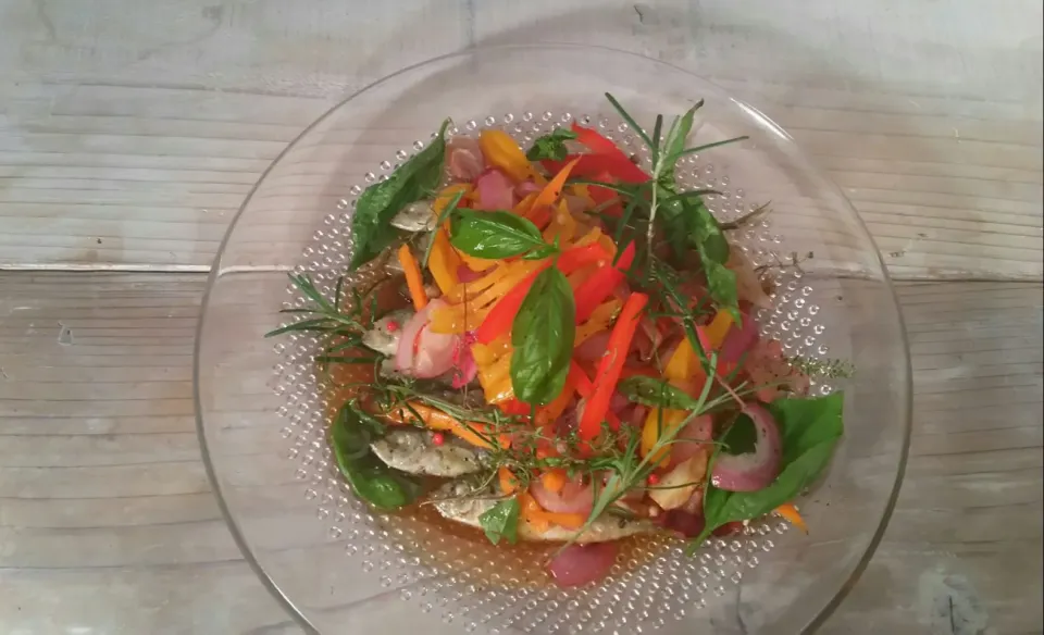 Snapdishの料理写真:Escabeche de caballa pequeña
小鯵のエスカベチェ(エスカベシュ)
これから冷やす。|KimaLABOさん