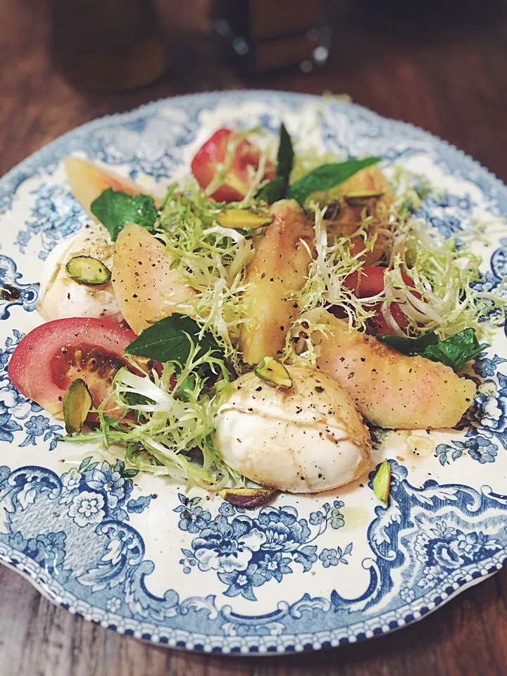 Tomato peach mozzarella pistachio salad balsamic vinaigrette|rick chanさん