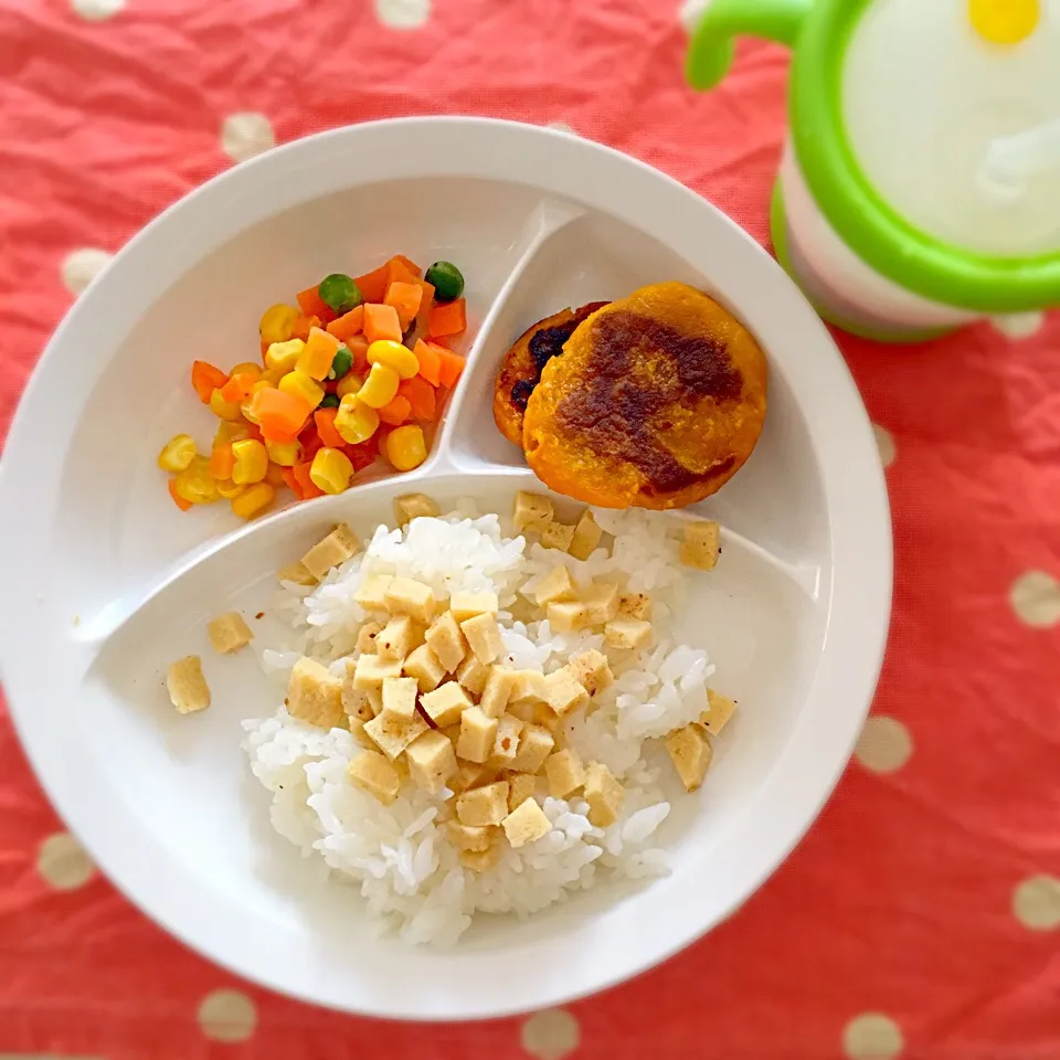 息子ご飯/高野豆腐ごはん、ミックスベジタブル、おやき|にゃろめさん