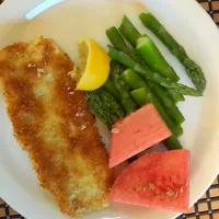 Snapdishの料理写真:Cod with asparagus|Laurie Mitchellさん