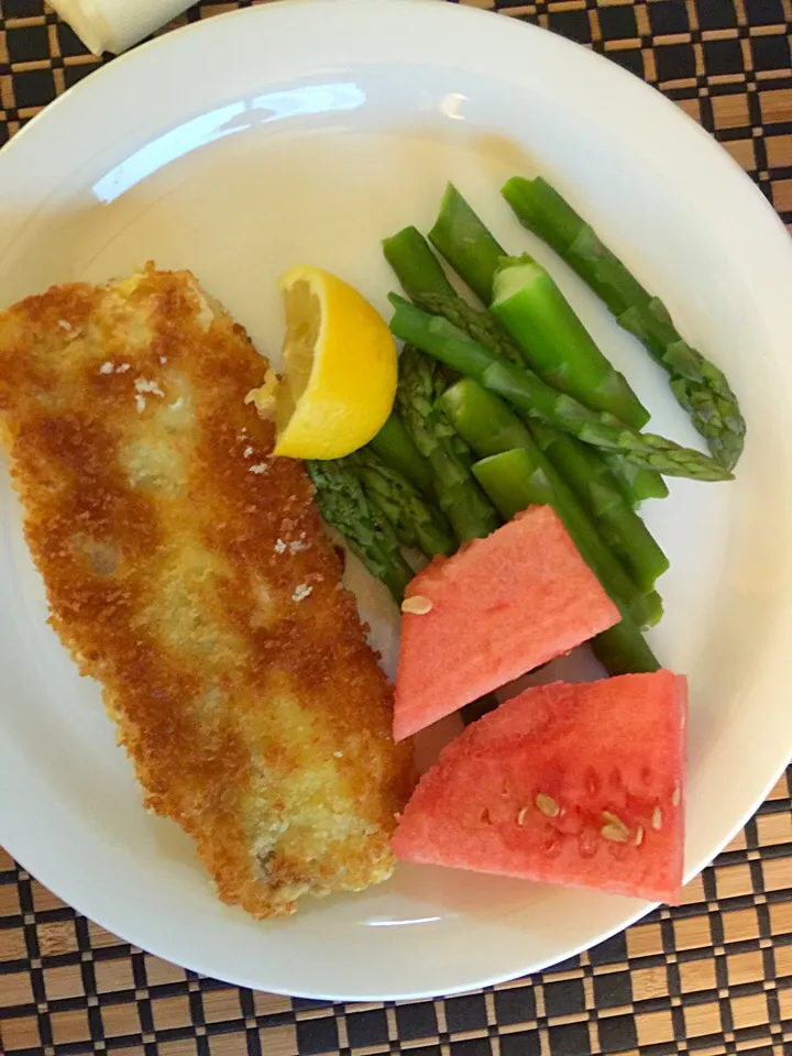 Snapdishの料理写真:Cod with asparagus|Laurie Mitchellさん