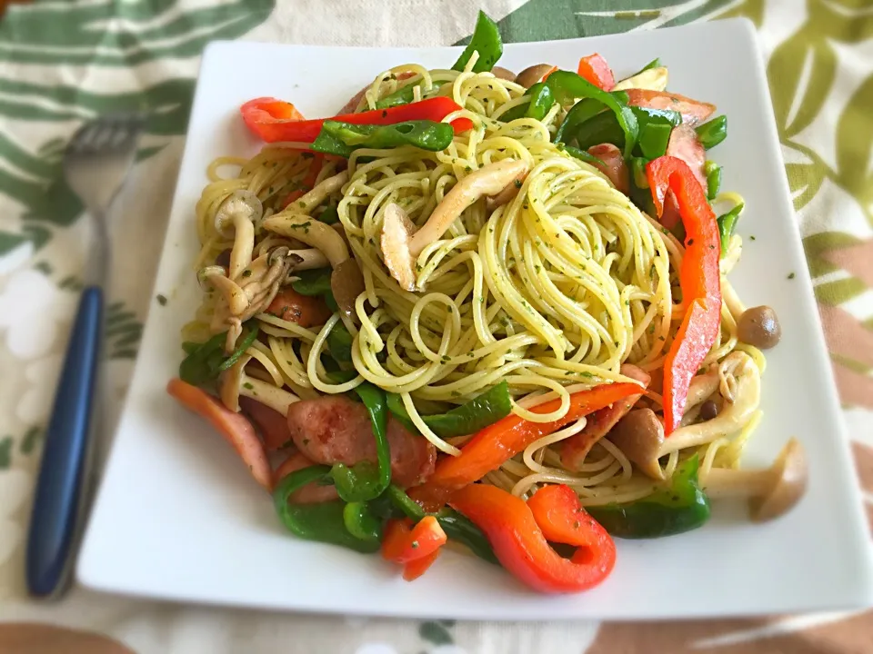 ピーマンとシメジのジェノベーゼパスタ|じゃむらんどさん