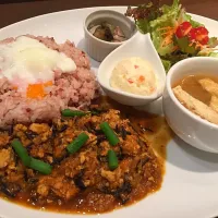 Snapdishの料理写真:キーマカレーのプレートランチ。|liccaさん