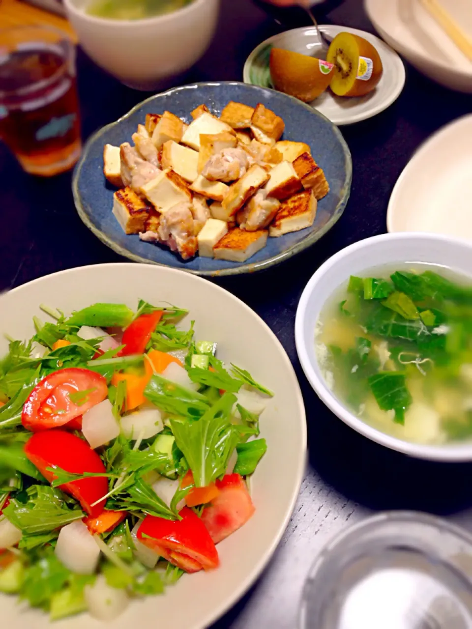 野菜たっぷりイタリアンサラダと鶏肉と厚揚げの炒め物|ちかさん