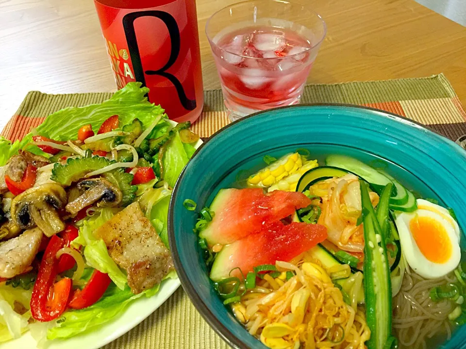 Snapdishの料理写真:豚バラスパイス炒めと本格韓国冷麺(折角の麺が具沢山で隠れてますが…^^;)ドライな鍛高譚Rが良く合います〜♪|masachamさん