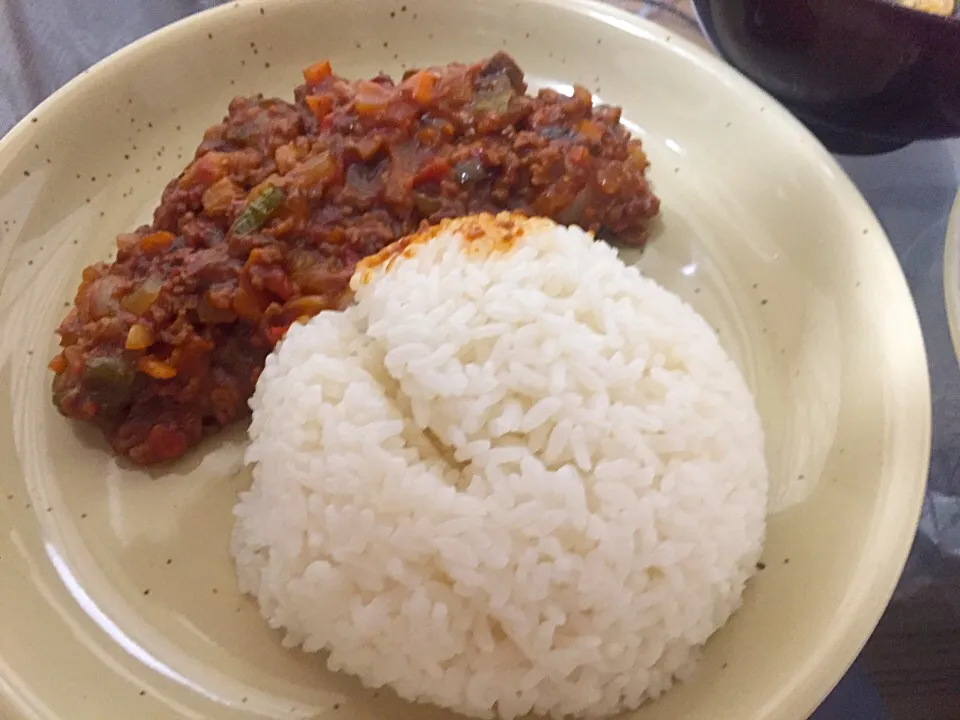 トマトホール缶で作った ナストマトカレー|やさこさん