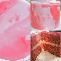 Snapdishの料理写真:Strawberry Cream mini cake with marbled homemade marshmallow fondant #baking #strawberrycake  #Dessert #thesweetspotcottagebakery|Debbie Andersonさん