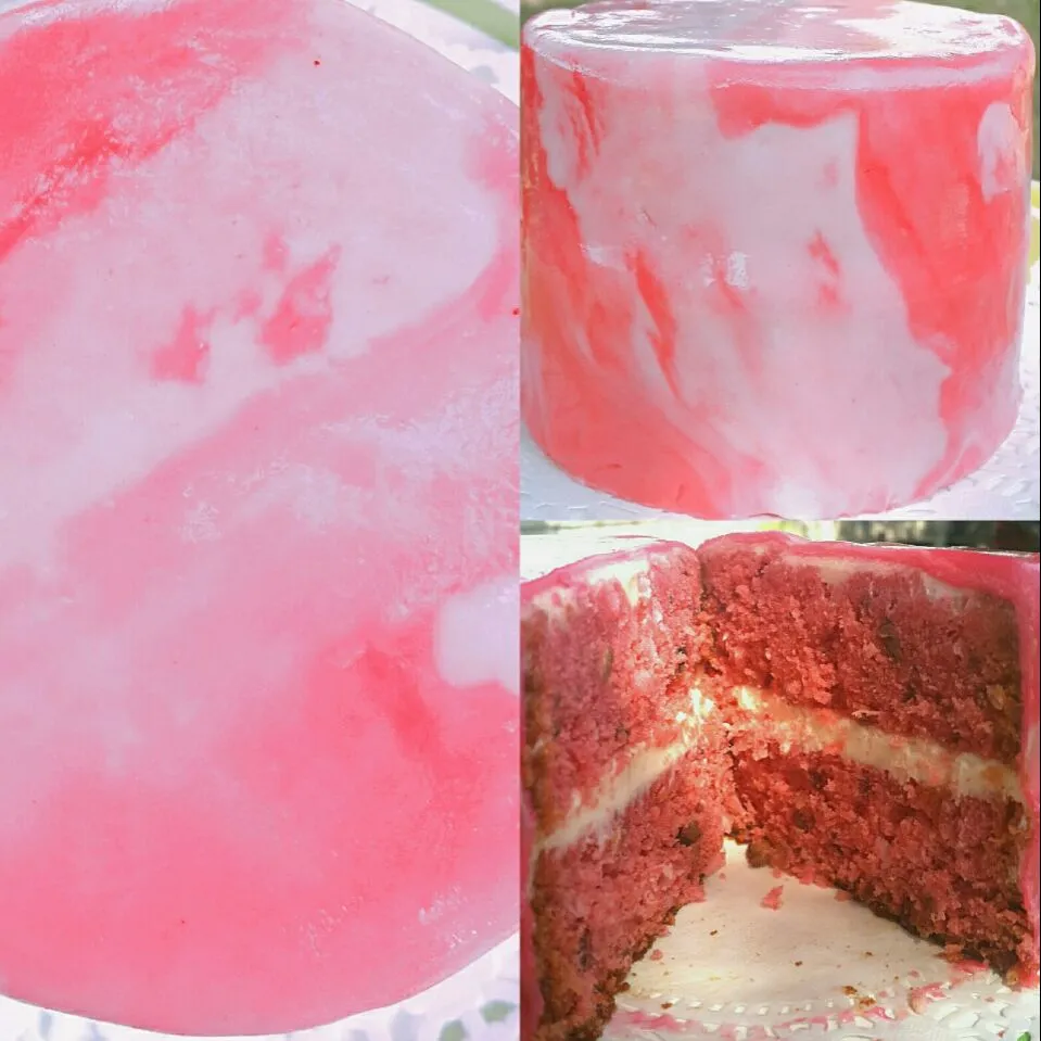 Strawberry Cream mini cake with marbled homemade marshmallow fondant #baking #strawberrycake  #Dessert #thesweetspotcottagebakery|Debbie Andersonさん