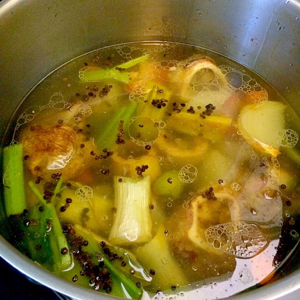 Snapdishの料理写真:Beef bone broth|Nanaさん