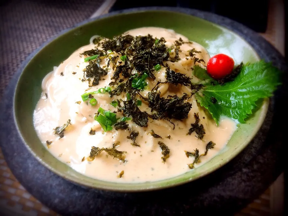 納豆と豆腐で たんぱく質てんこ盛りな納豆カルボナーラうどん|佐野未起さん