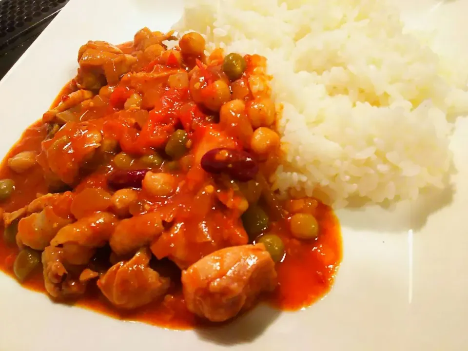 チキンとビーンズのチリコンカン風カレー|ひろりんさん