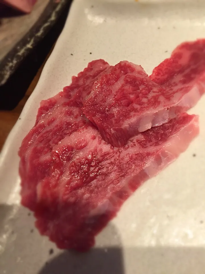 上カルビ🐮
カルビなのにほどよい脂で肉の味もよかったなぁ…さすが和牛✨|NanaMOさん