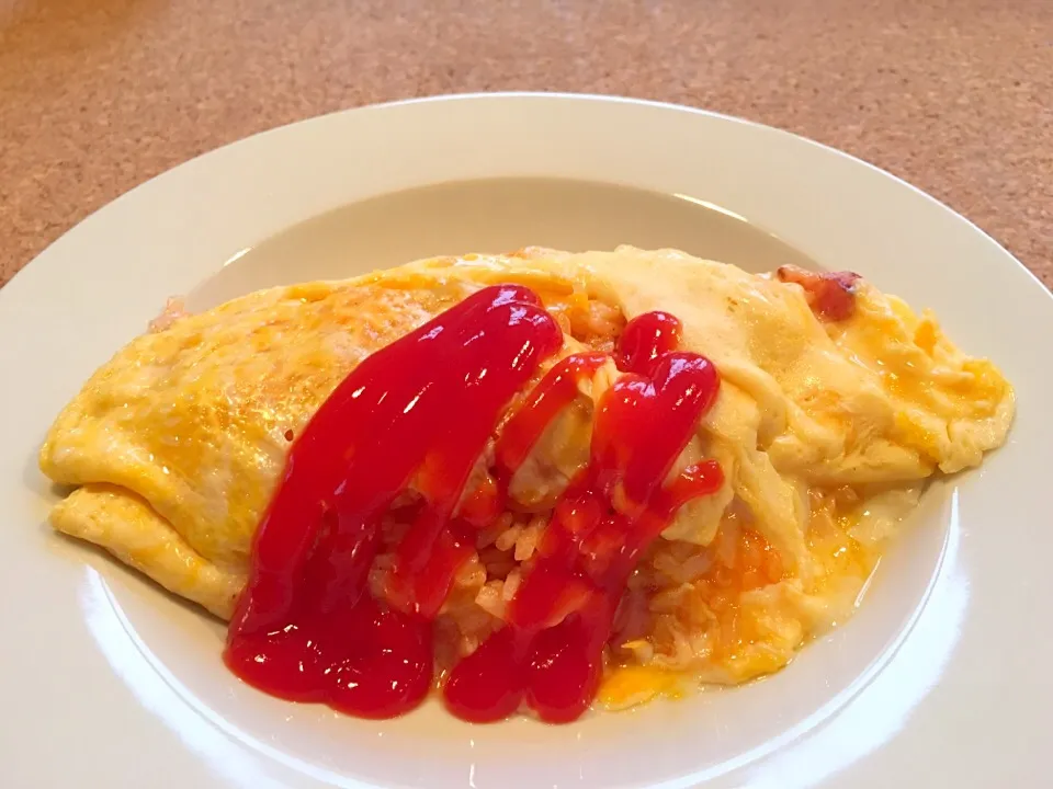 Snapdishの料理写真:ふあふあオムライス🍳
卵やぶけちゃった|女神さん