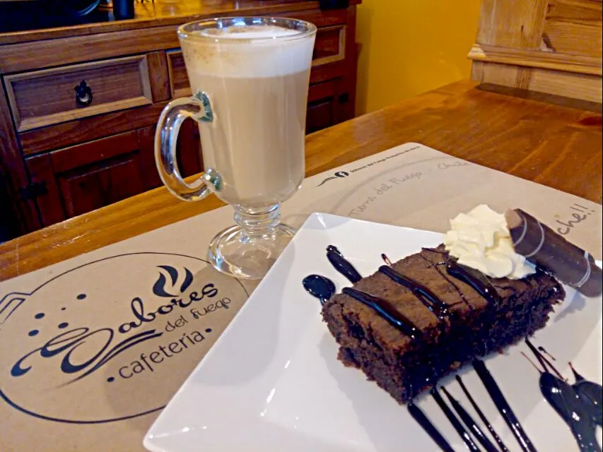 capuchino y brownie|Alicia Perezさん