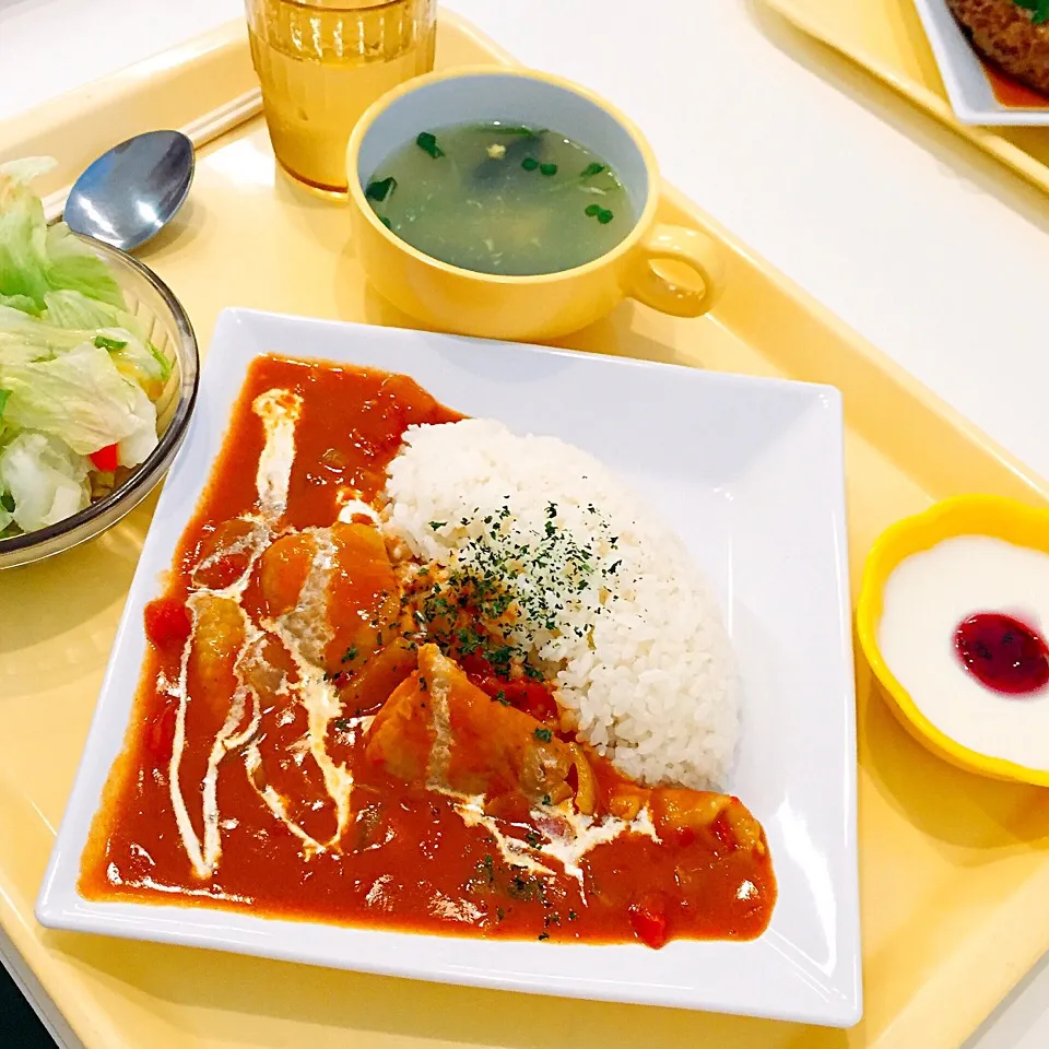 Snapdishの料理写真:【本日の300円社食】バターチキンカレー|恭子さん