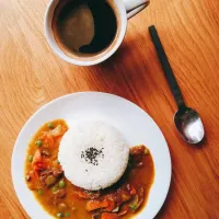 黒胡椒牛肉カレー🍛
アメリカンコーヒー☕️|美咲さん