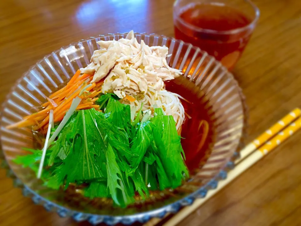 Snapdishの料理写真:鶏ささみと水菜のそうめん 〜柚子こしょう風味〜|RINA's recipenote.さん