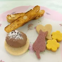 100%植物性のおやつ
・アーモンドビスコッティ
・米粉cookie(マロン、紫芋、南瓜)
・ショコラクリームタルト|Mariko Okanoさん