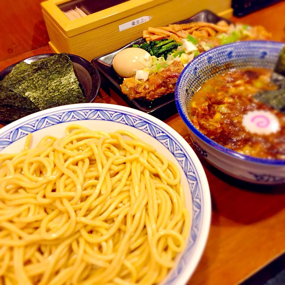 Snapdishの料理写真:つけめん 桜の如く
超メガ盛り赤城盛り（麺540gトッピング盛沢山）|とりあえず大盛りさん