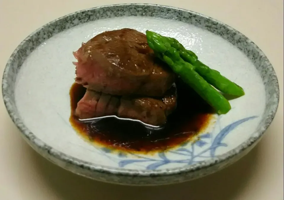 🐑もも肉のソテー😋|あらいぐまのしっぽさん