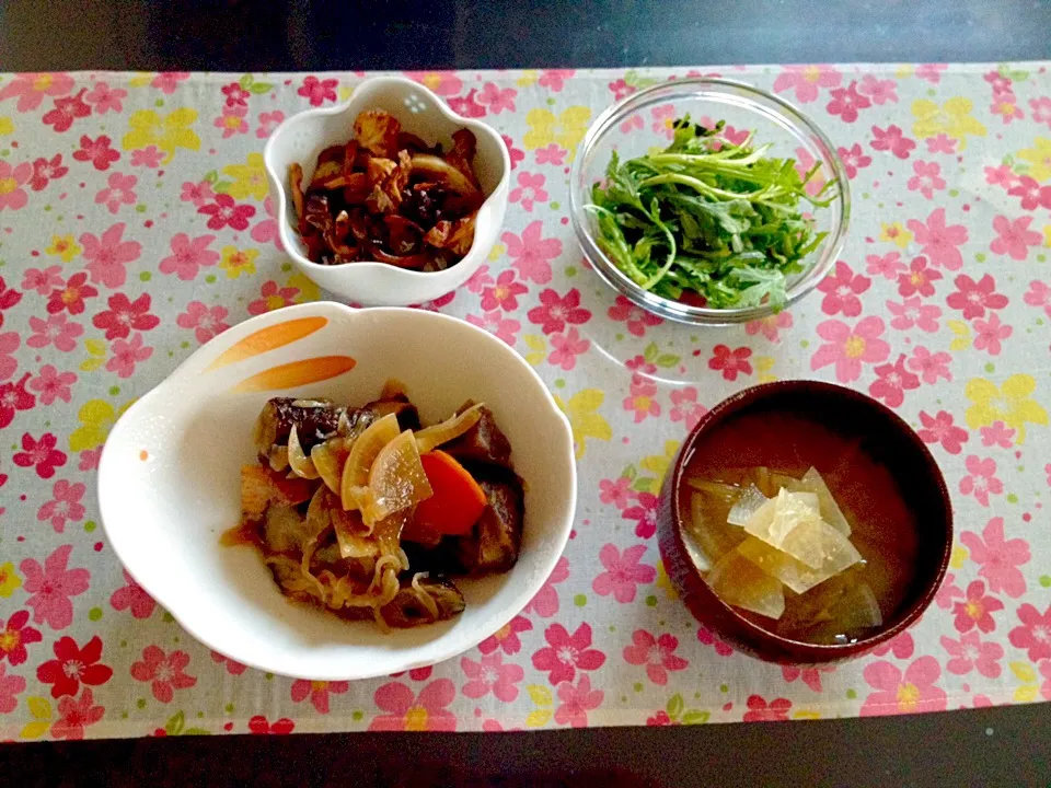 ベジ料理♡蓮根と玉ねぎの煮物のご飯|みよさん